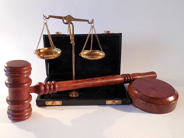 W czym umie nam pomóc radca prawny? W jakich kwestiach i w jakich dziedzinach prawa pomoże nam radca prawny?